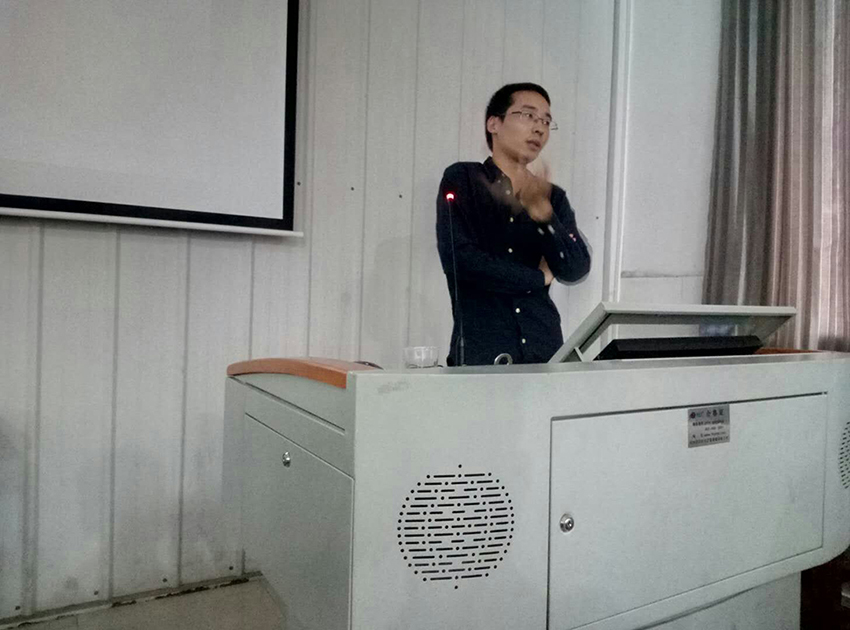 基準設(shè)計:從細節(jié)到全局的服務(wù)設(shè)計思維——湘潭大學工業(yè)設(shè)計講座1.jpg 基準設(shè)計:從細節(jié)到全局的服務(wù)設(shè)計思維——湘潭大學工業(yè)設(shè)計講座1.jpg