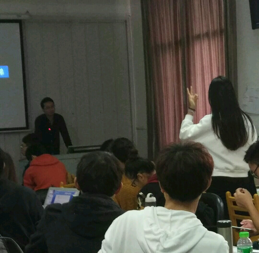 基準設(shè)計:從細節(jié)到全局的服務(wù)設(shè)計思維——湘潭大學工業(yè)設(shè)計講座7.jpg 基準設(shè)計:從細節(jié)到全局的服務(wù)設(shè)計思維——湘潭大學工業(yè)設(shè)計講座7.jpg