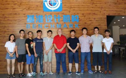 紅點(diǎn)獎(jiǎng)評(píng)委朗·納巴羅來長(zhǎng)沙“講故事”